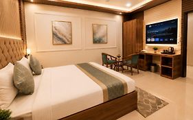 Hotel Grand Nybillamont Near Igi Airport - Free Airport Pick Up & Drop